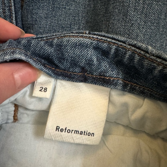Reformation Niki Jeans in Kasai Wash Size 28 - Picture 10 of 12